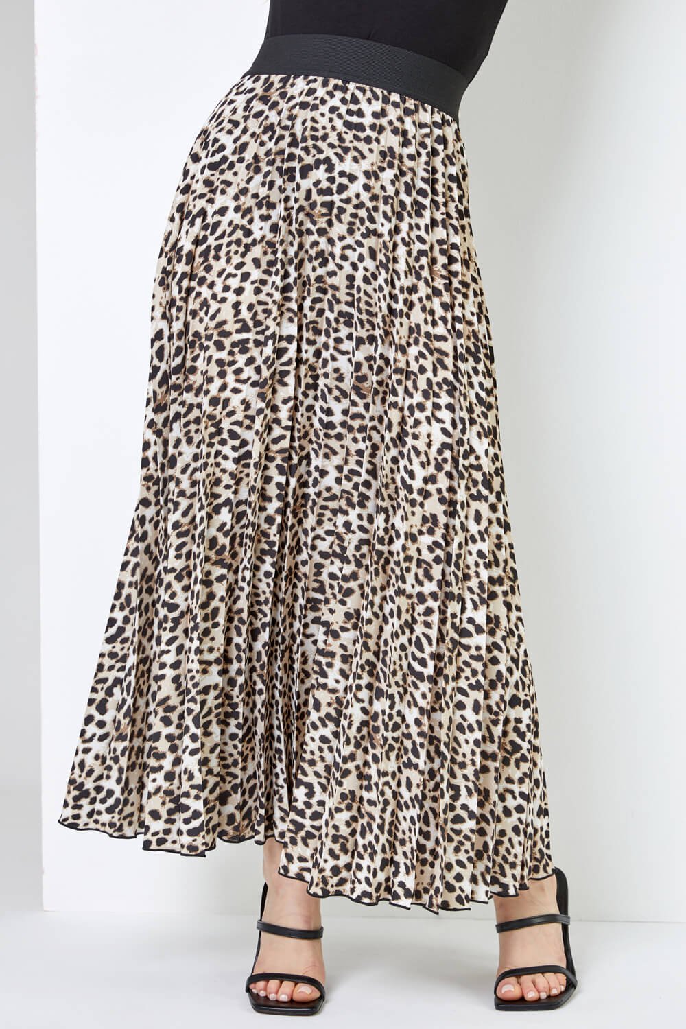 Petite Animal Print Pleated Maxi Skirt in Beige - Roman Originals UK