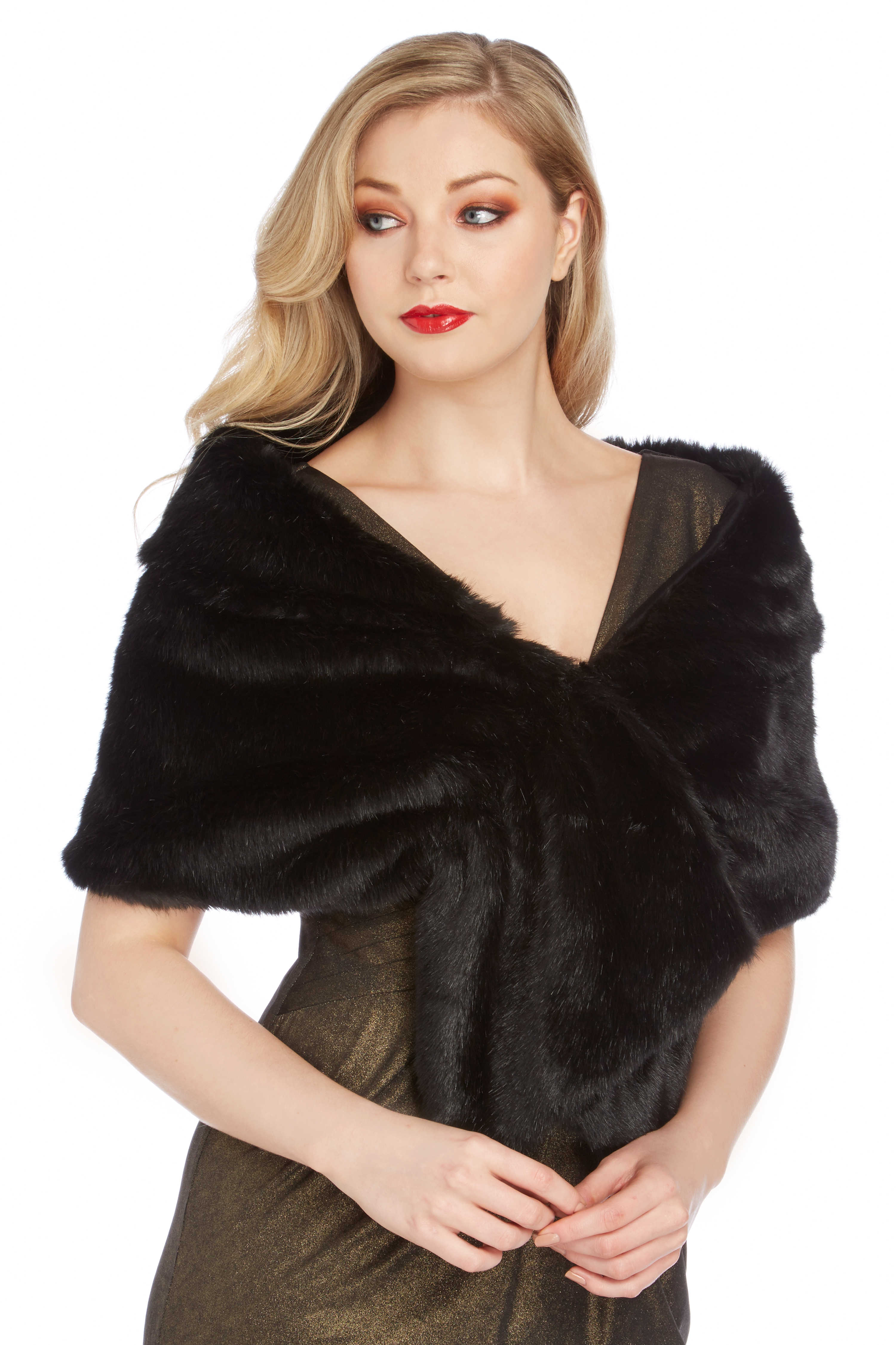 black faux fur shawl        <h3 class=