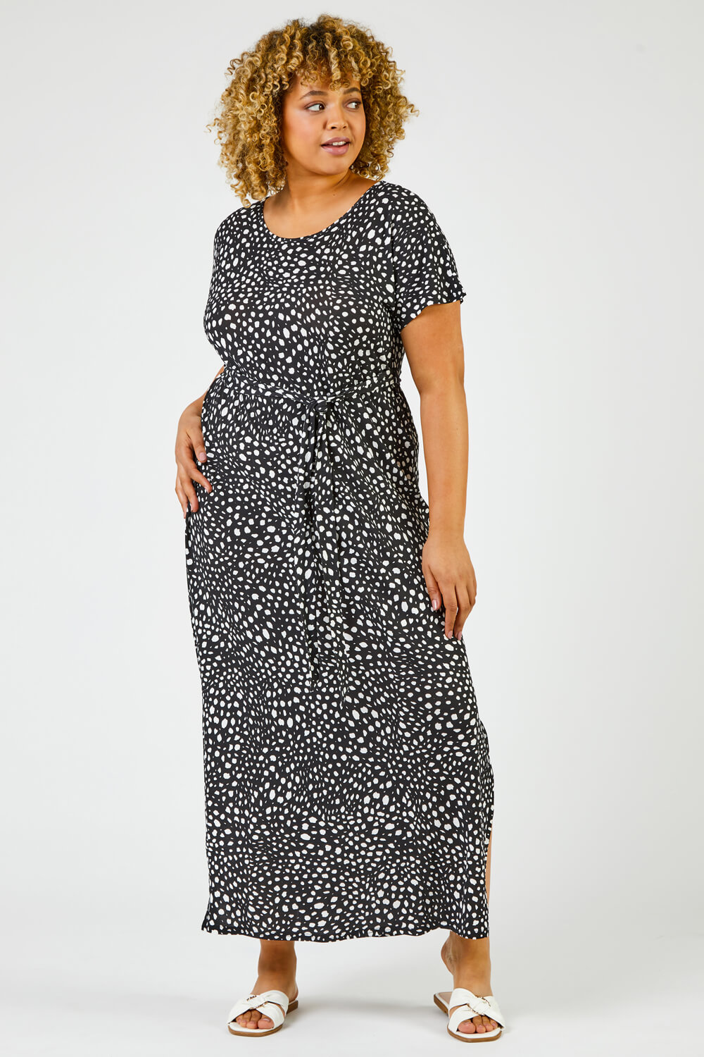 Curve Spot Print Maxi Dress in Black - Roman Originals UK