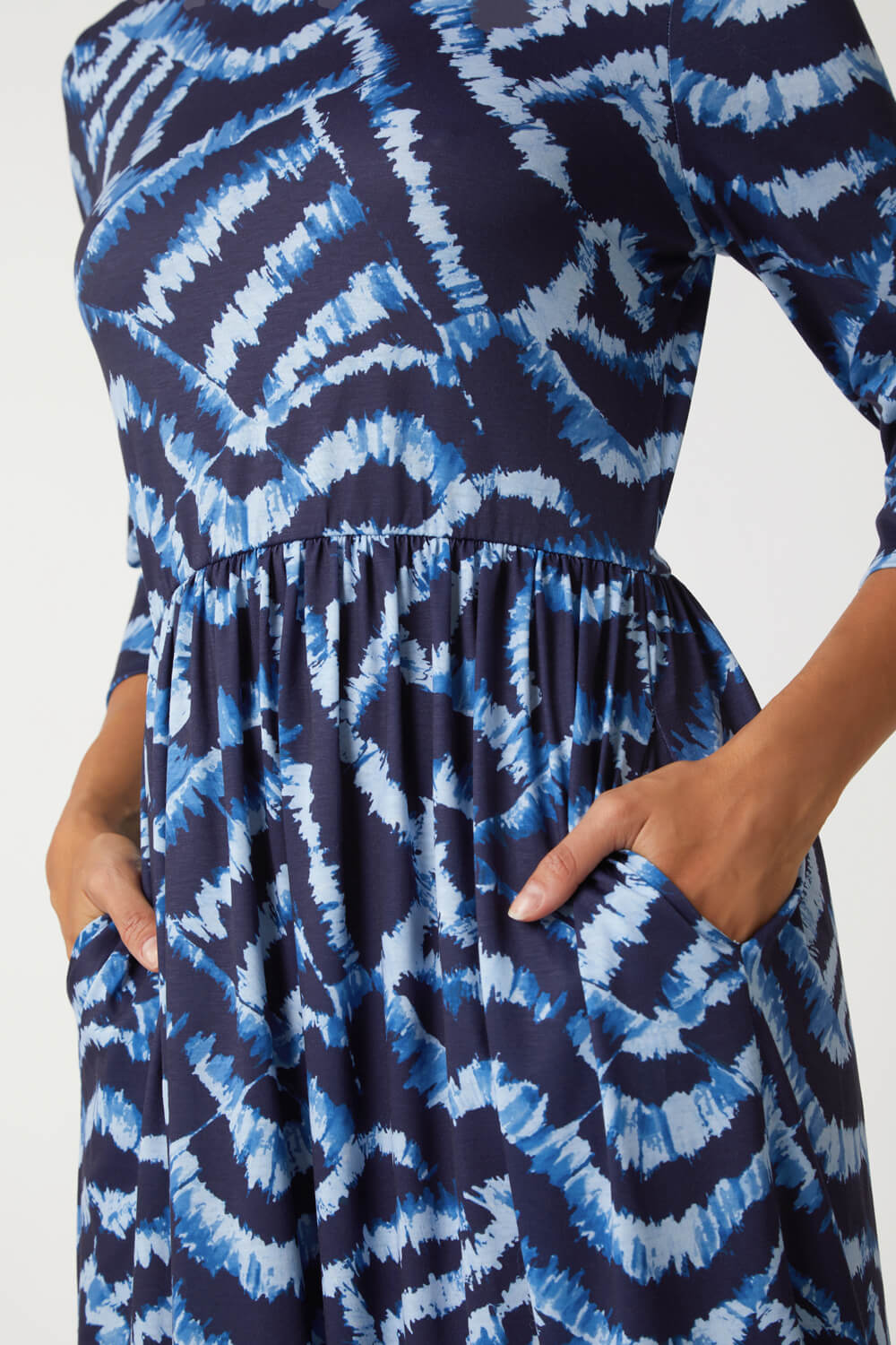 Blue Abstract Pocket Detail Midi Stretch Dress, Image 5 of 5