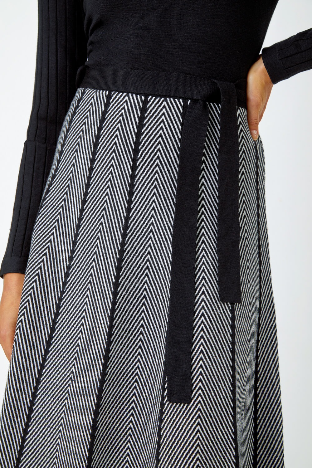 Black Chevron Print Belted Jumper Dress, Image 5 of 5