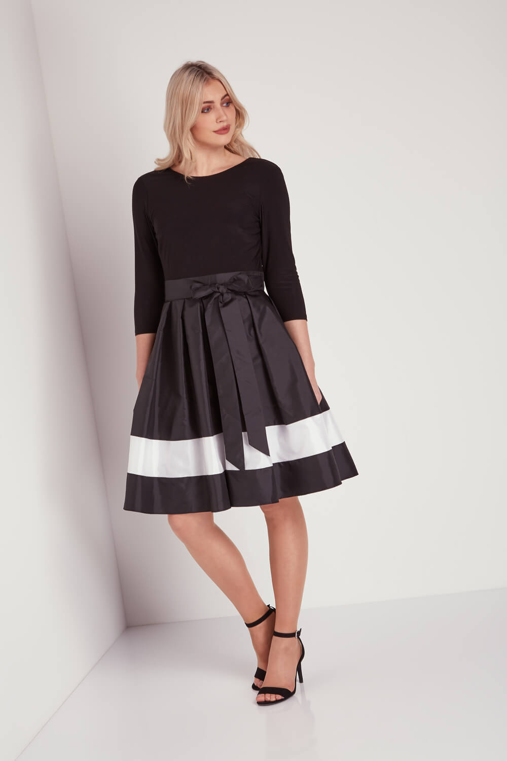 Contrast Fit and Flare Dress with Belt