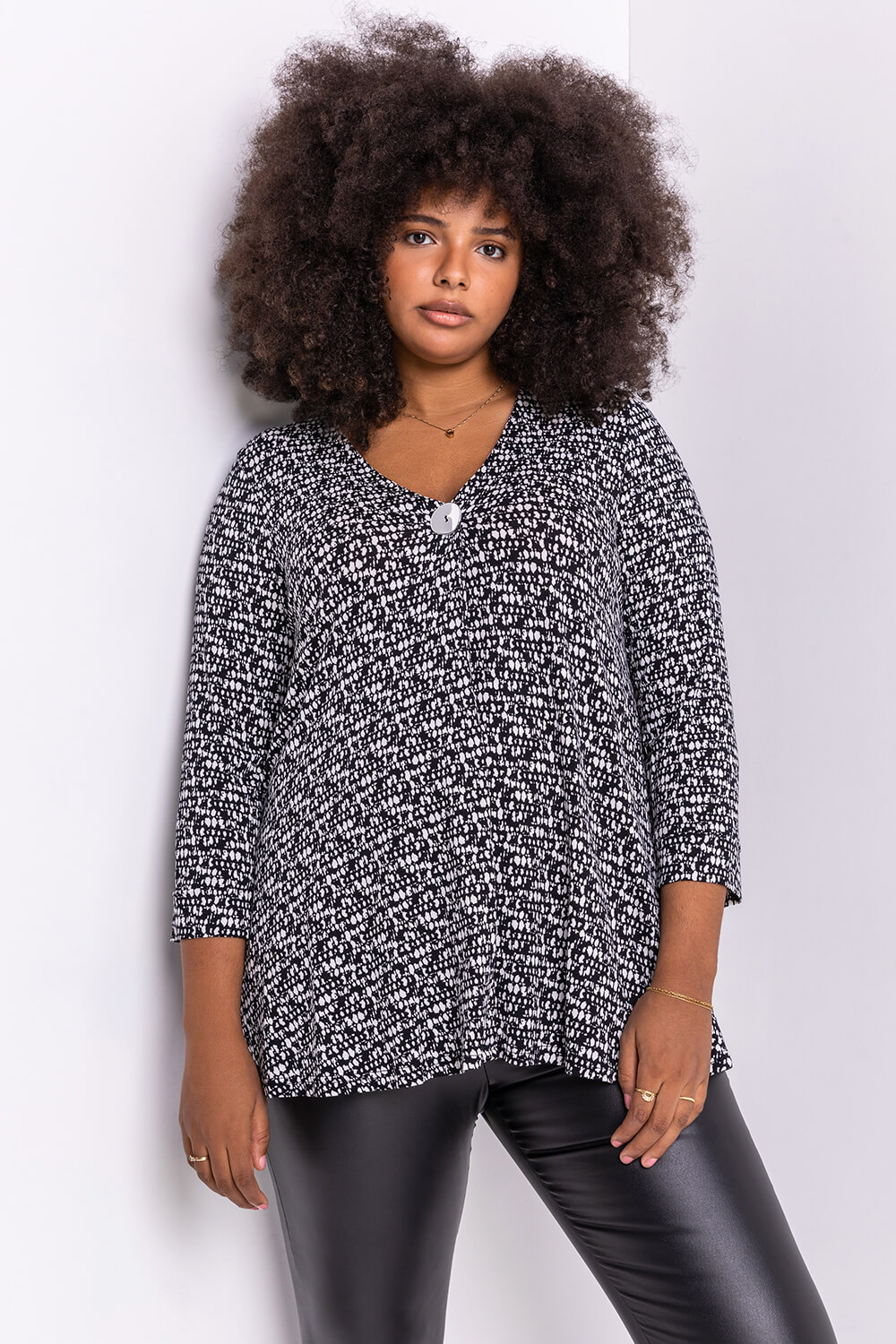 Curve Abstract Print Button Detail Top