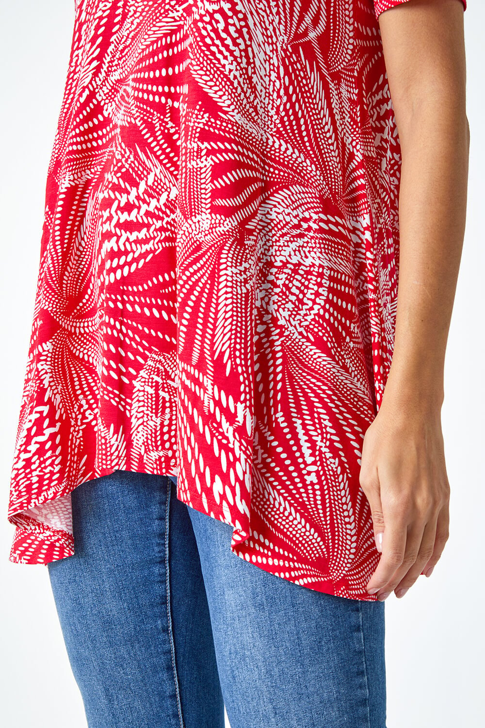 Red Textured Fan Print Stretch Hanky Hem Top, Image 5 of 5